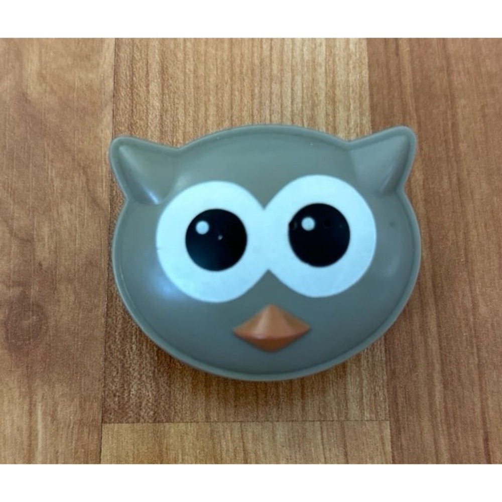 a‎ Kikkerland Owl Talking Bag Clip.